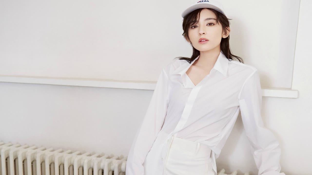 河南省实验中学戴眼镜红校服：眼镜后的学子故事
