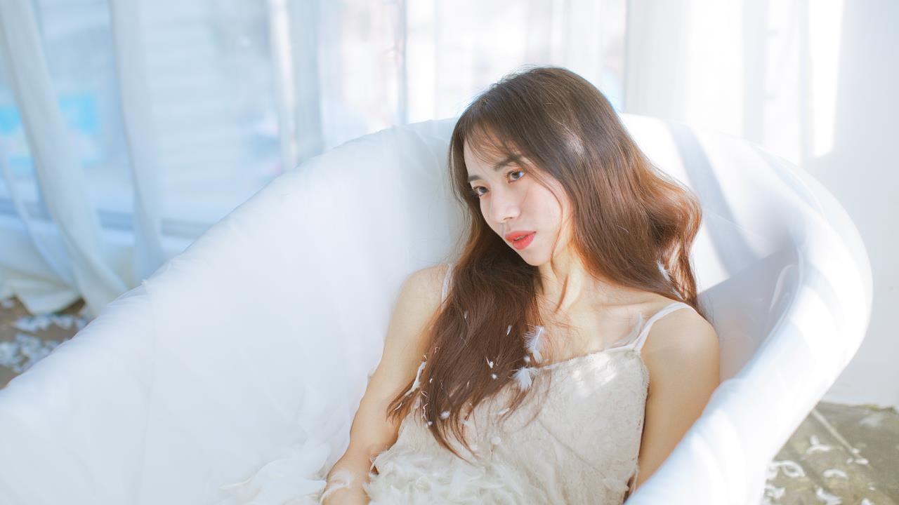 进击的巨人vs女巨人: 血与泪的残酷对决